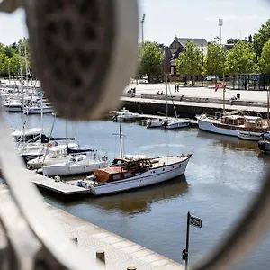 Vue Imprenable Sur Le Port, Et Clair! Vannes